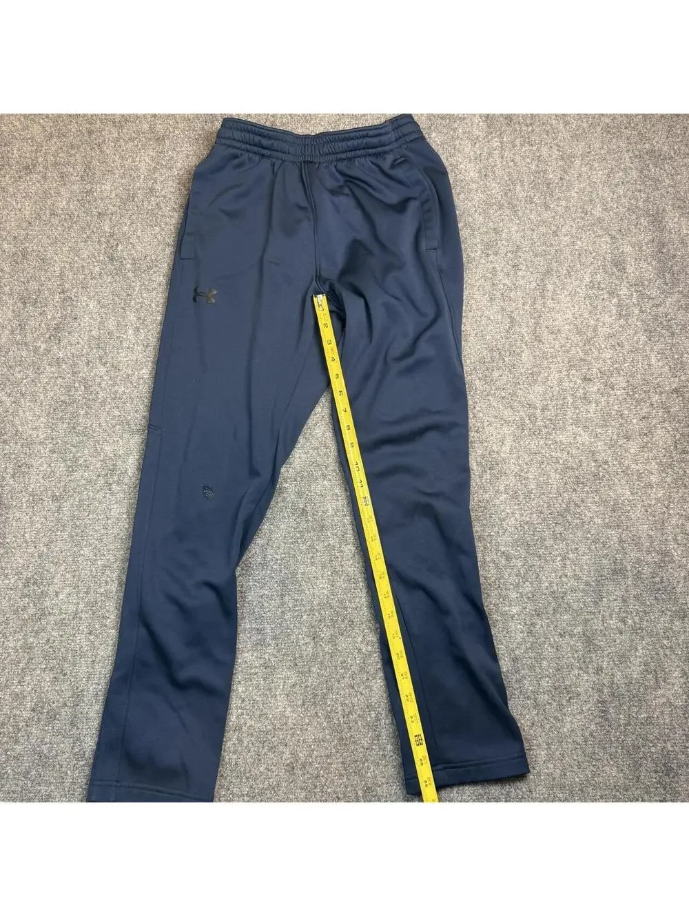 Under Armour Navy Blue Sweatpants Size: Small slight knee wearing